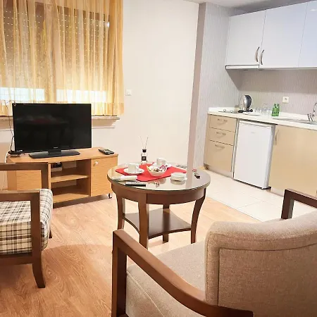 Aparthotel Arf & & Suits