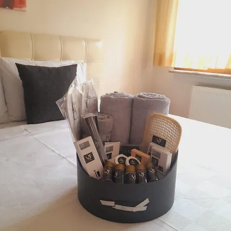 Aparthotel Arf & & Suits